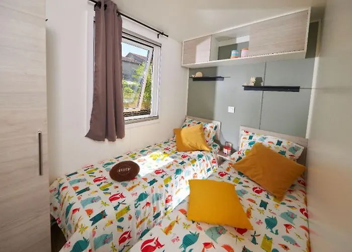 Mobil - 6 Pers. - Api-1-52-2151 Camping Anduze